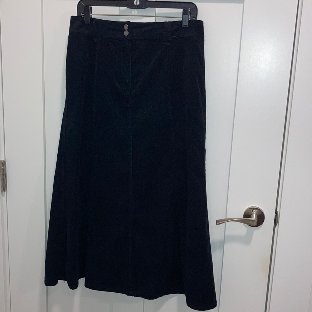 Women’s black skirt. Charter Club.